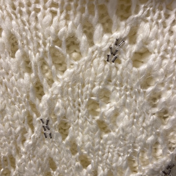 ❤️Valentines Winter white crocheted sweater - Picture 3 of 8